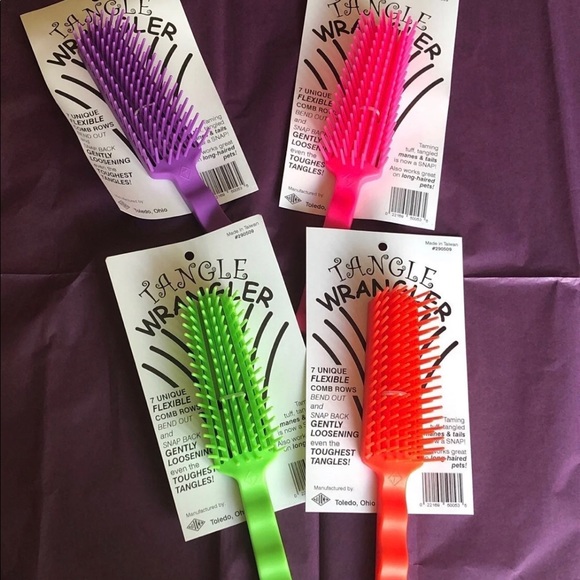 Sale! 🎉 2 for $5 -Pet Tangle Wrangler Brush - Picture 1 of 5